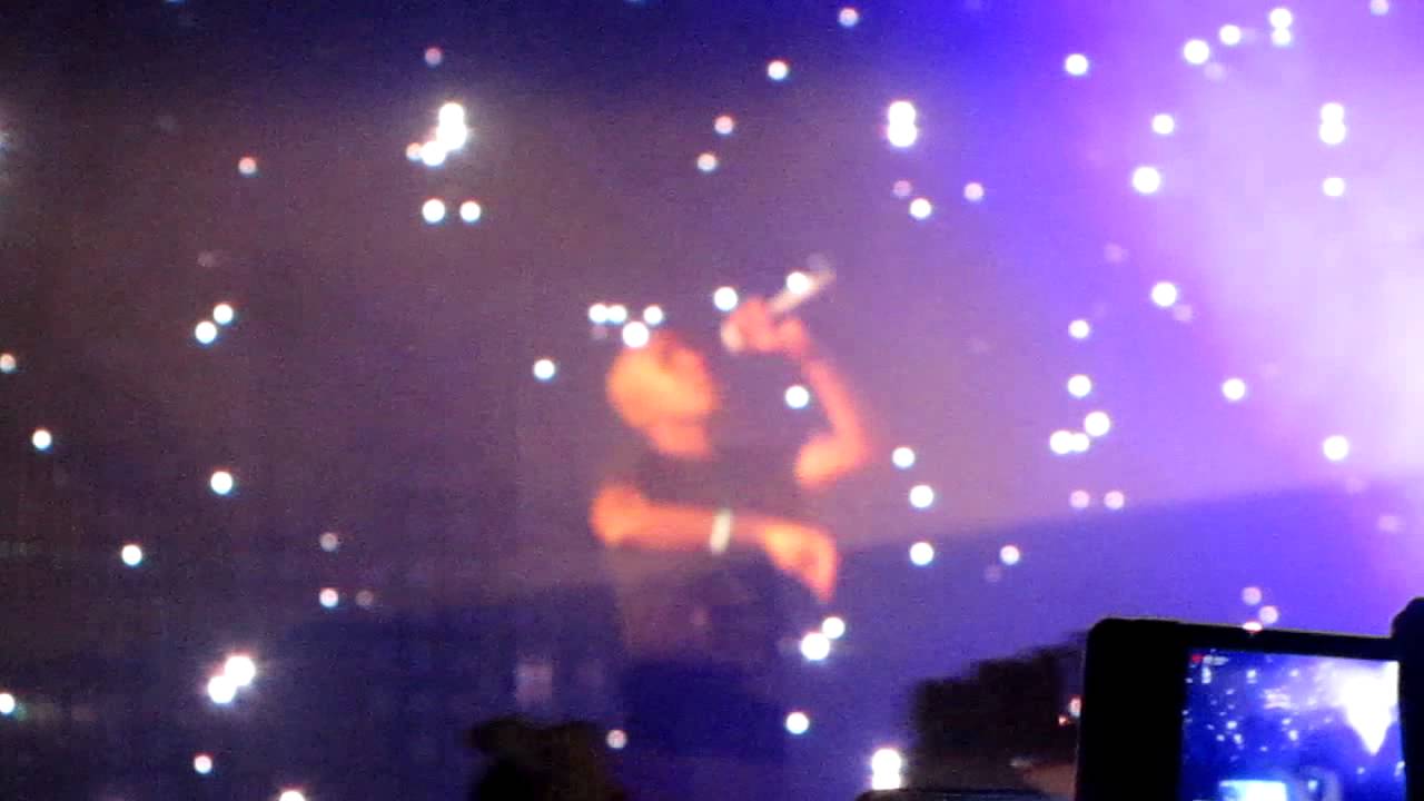 Soprano - Inaya Live @ Lyon Halle Tony Garnier 13/05/2011