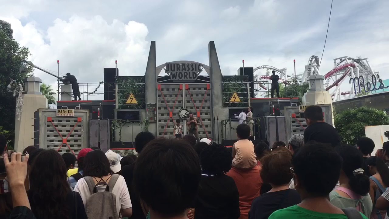 Roar! New show at Universal Studios Singapore
