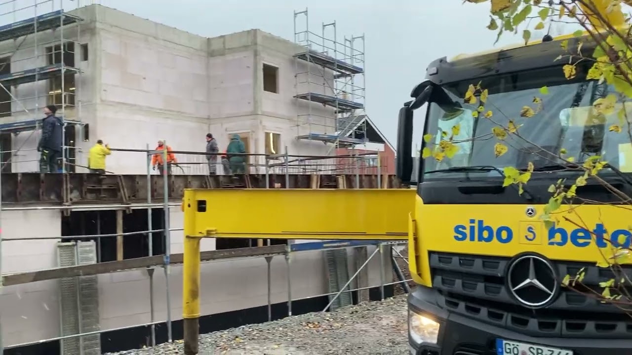 Betonpumpe im Einsatz 