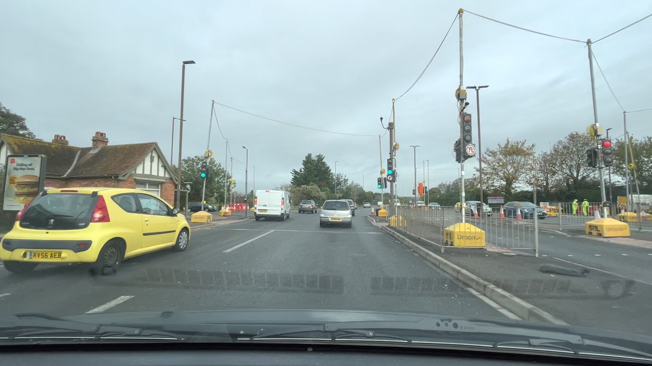 drive from Portsmouth to Waterlooville in the October school holiday just after 10am (windows down)