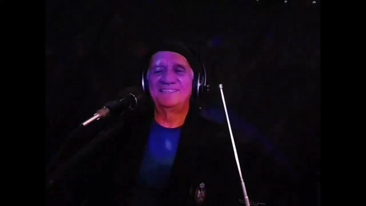 La Barca.  Besame Mucho. noite de Bolero Tony Pent