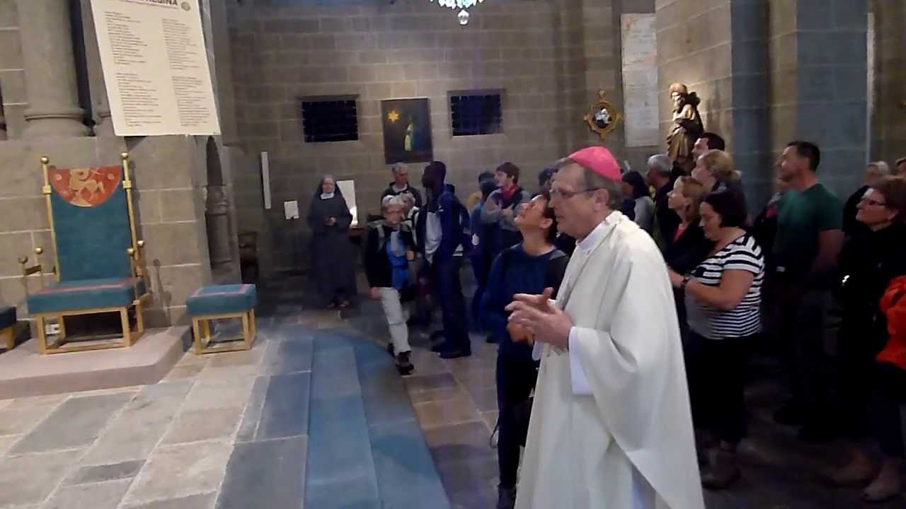 Le Puy Salve regina avec les pélerins