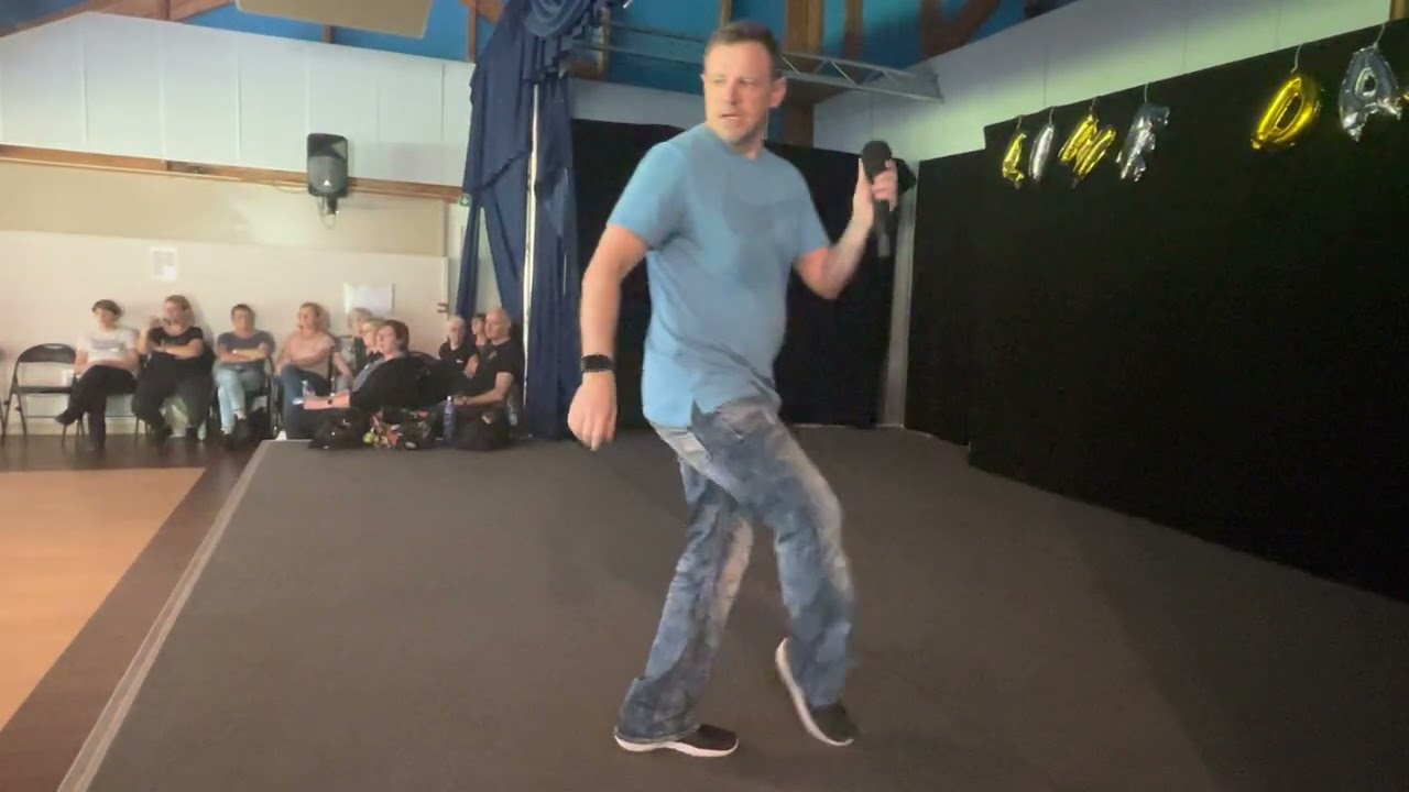 I Still Fall For You Line Dance de Darren Bailey