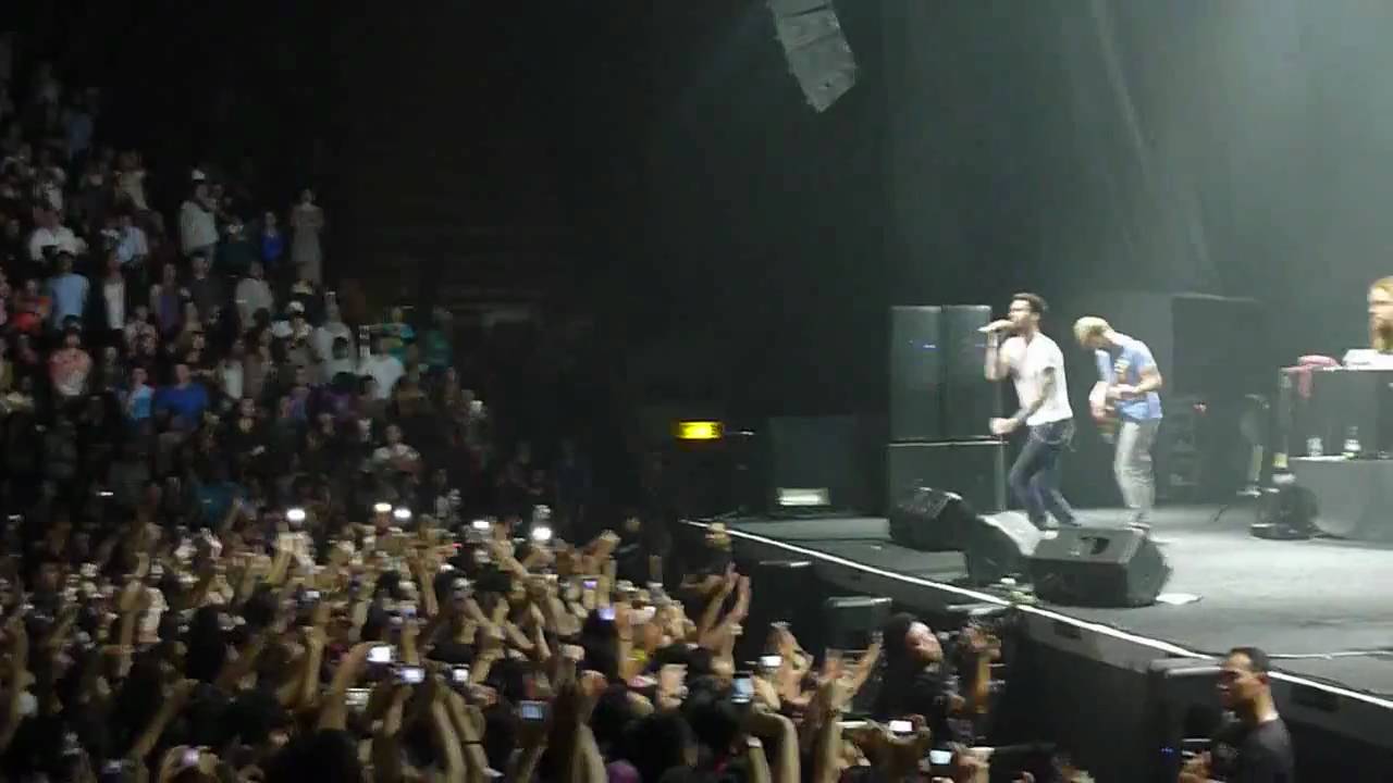 [HD] Maroon 5 - I Never Gonna Leave This Bed (Live In Jakarta) 27 April 2011