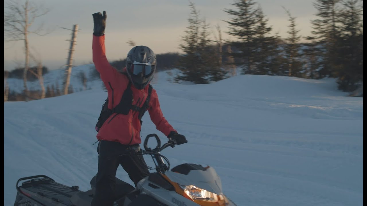 Chicks and Machines X Ski Doo | Les bases d’une conduite hors piste