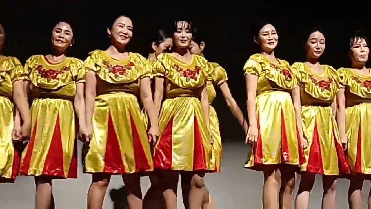 노래하며 다섯 색깔 옷갈아입기 마술 5 Color Changing Dress Up Magic 평양예술단