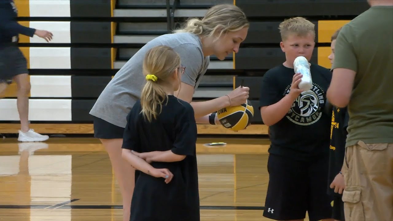 Iowa's Feuerbach gives back to hometown of Sycamore with basketball camp