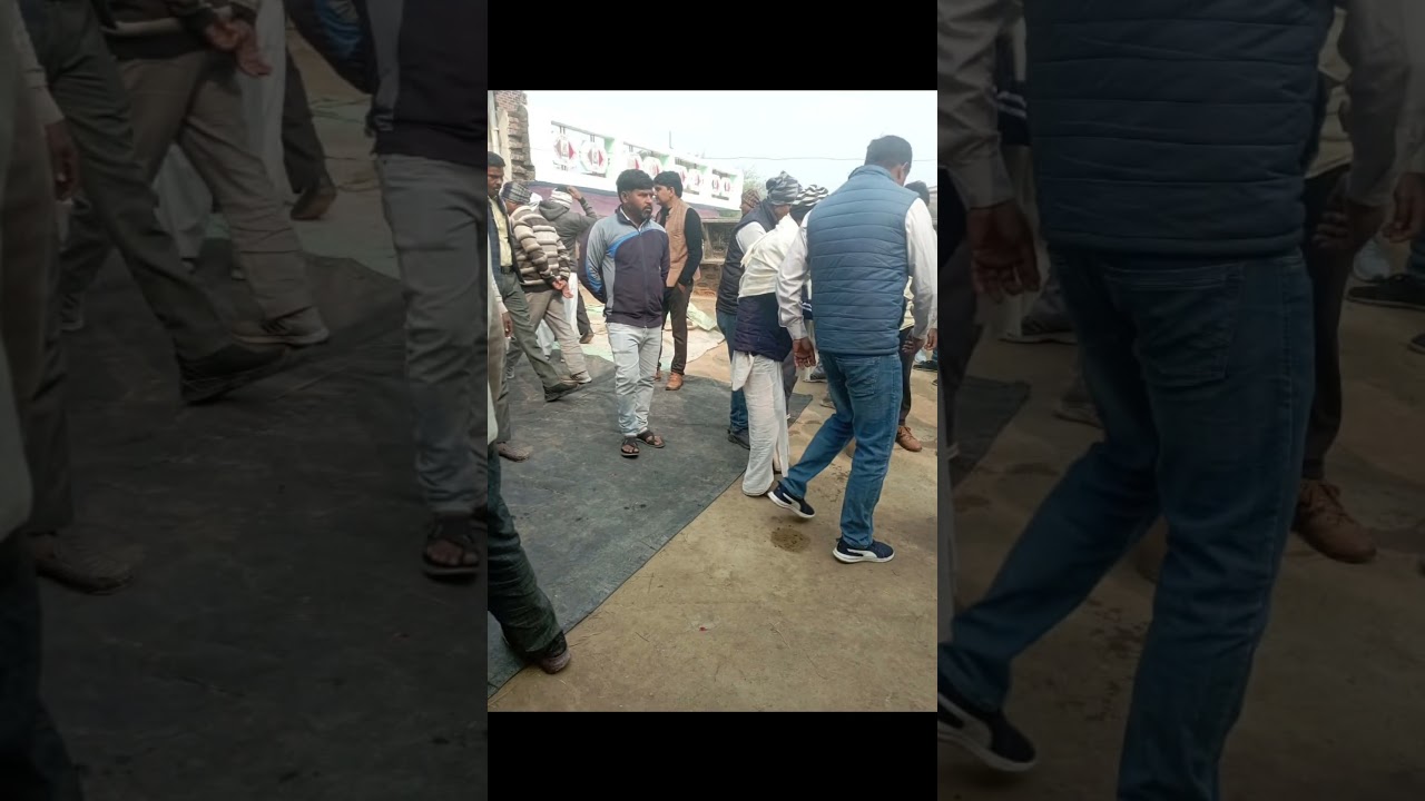 आज अपनो के बीच मे 
