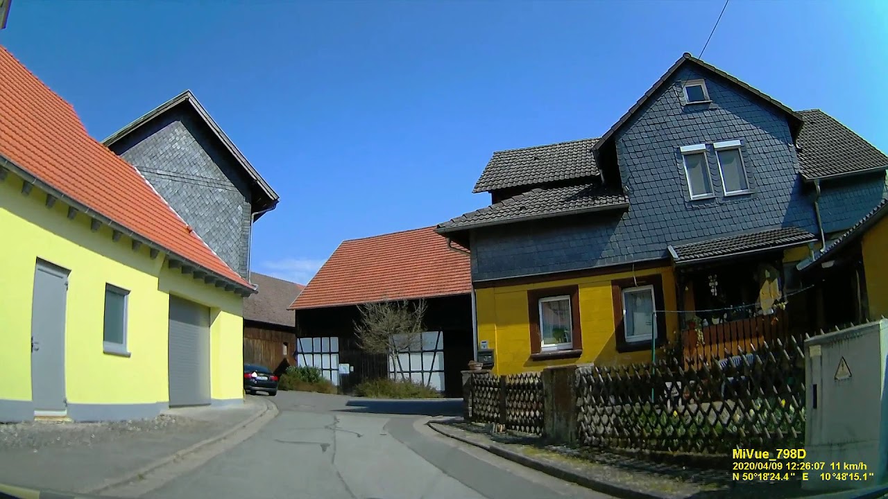 D: Gauerstadt. Stadt Bad Rodach. Landkreis Coburg. Fahrt durch den Ort. April 2020