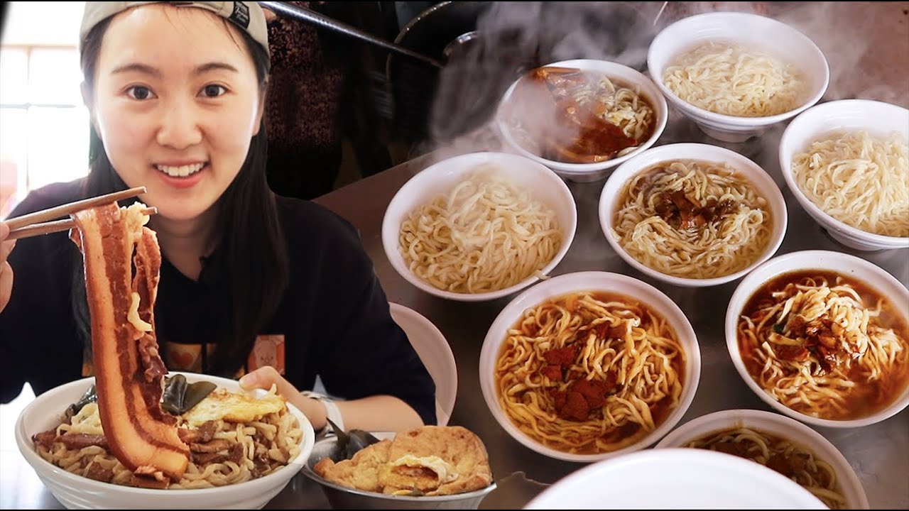 山东实惠大肉面，一碗面一块肉17元，自己捣蒜泥，老吃家都这么吃