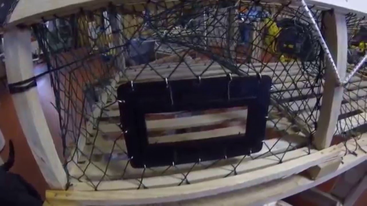 BUILDING ROUND LOBSTER TRAPS!!