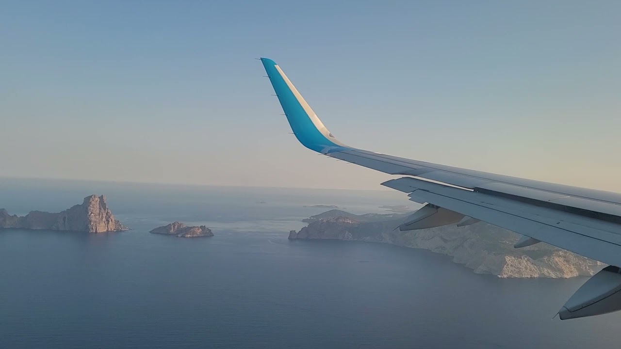 Vueling A321 landing Ibiza (06) with beautiful views of 