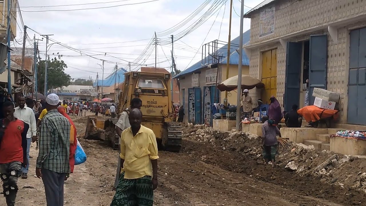 Qaar kamid ah Bulshada Magaalada jowhar oo soo dhaweeyey Dib u dayactirka Wadooyinka Burbursanaa