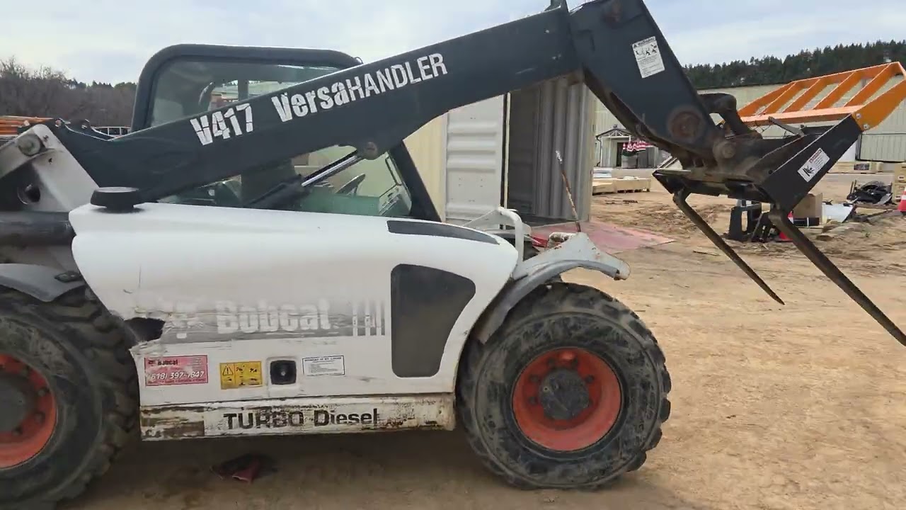 Bobcat V417 Telehandler w/ Forks – Kubota Diesel – ONLY 812 Hrs