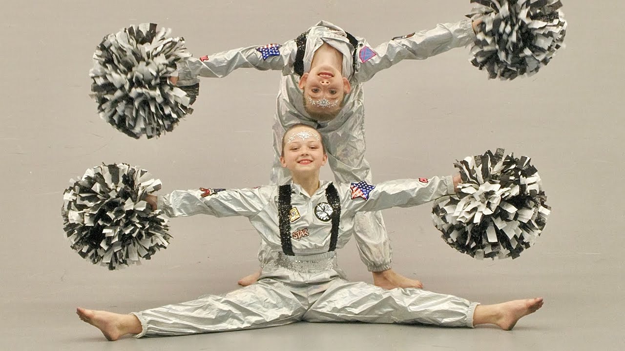 *STUDIO DANCE EB Říčany* - duo Pom, Mažoretky / Hradec Kralove 2025