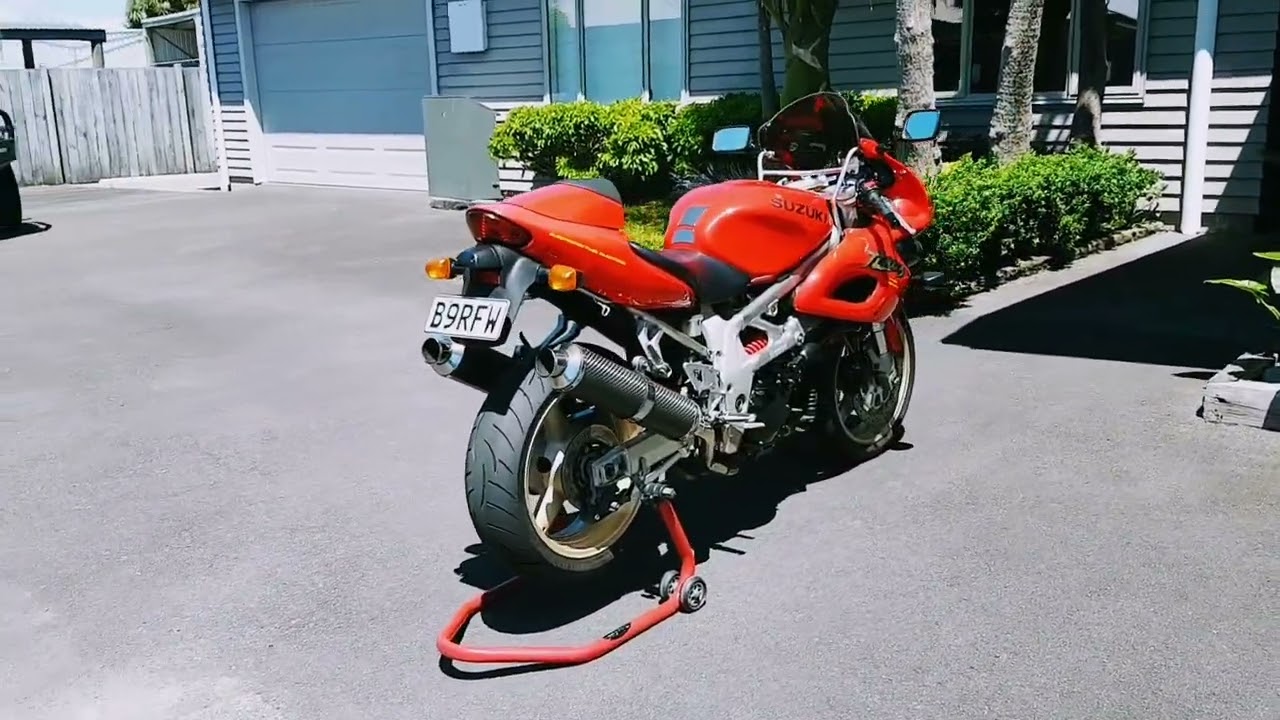 1997 Suzuki TL1000S - engine running walk around