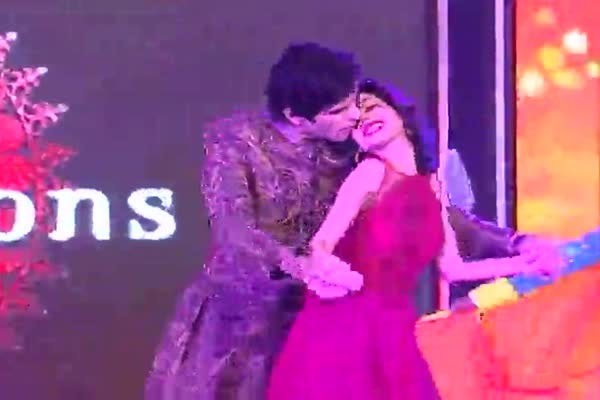 Telebrations: When Nisha and Viraj showed off their dance moves on 'Suraj hua madham'