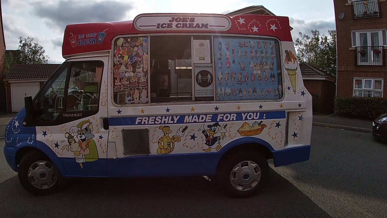 Joe the ice cream man playing the Entertainer