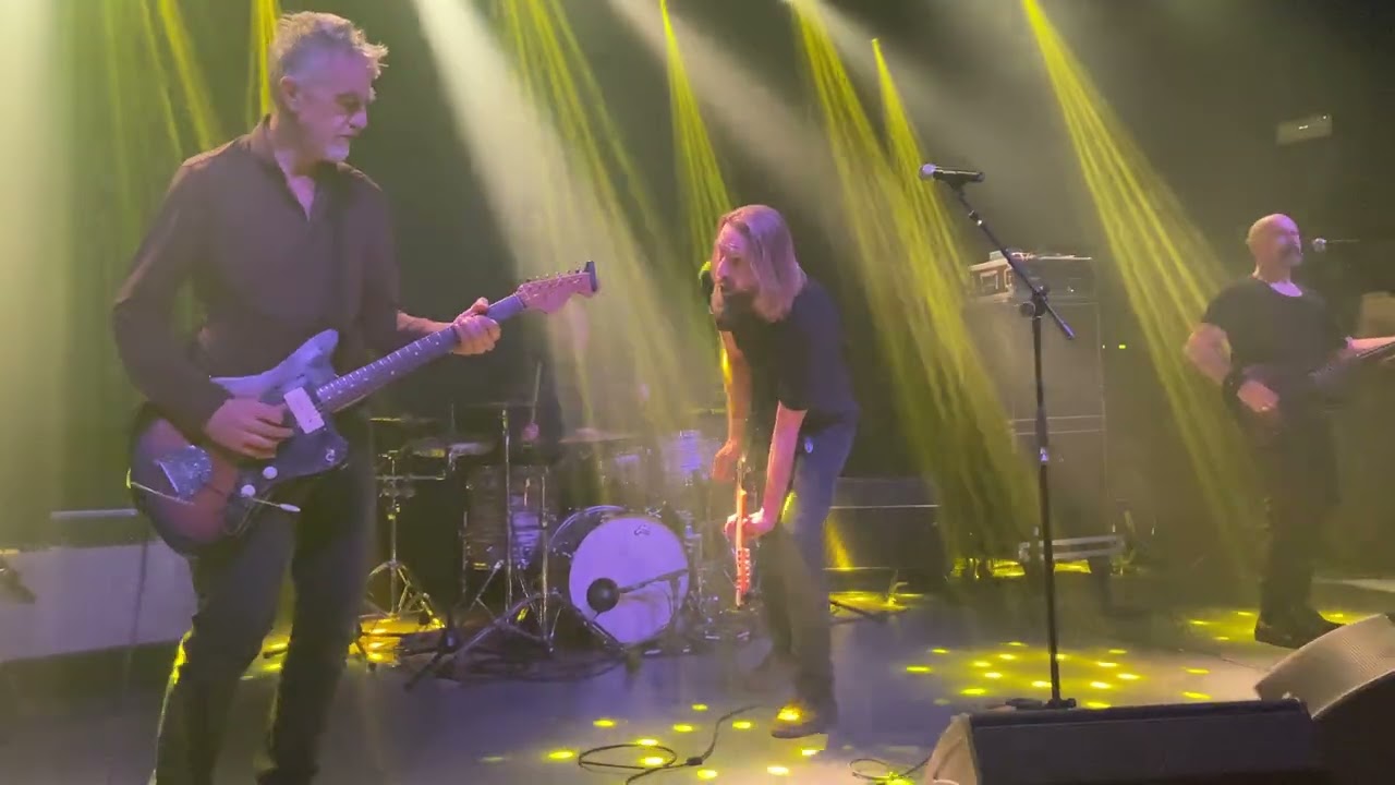 ESTRA -Soffochi? - live @New Age Roncade  dicembre 2025