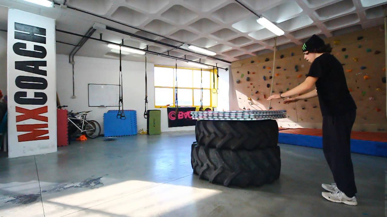 ¿Cómo hacer gato? How to do monkey vault? (Easy Parkour Tutorial)