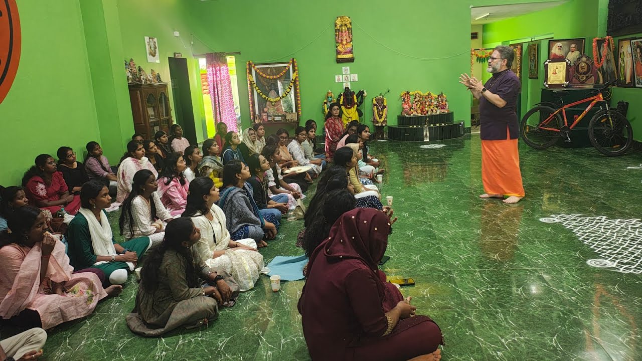 Students of Kongu Naturopathy & Yoga Medical College Hospital enjoy a session with Guruji at ICYER
