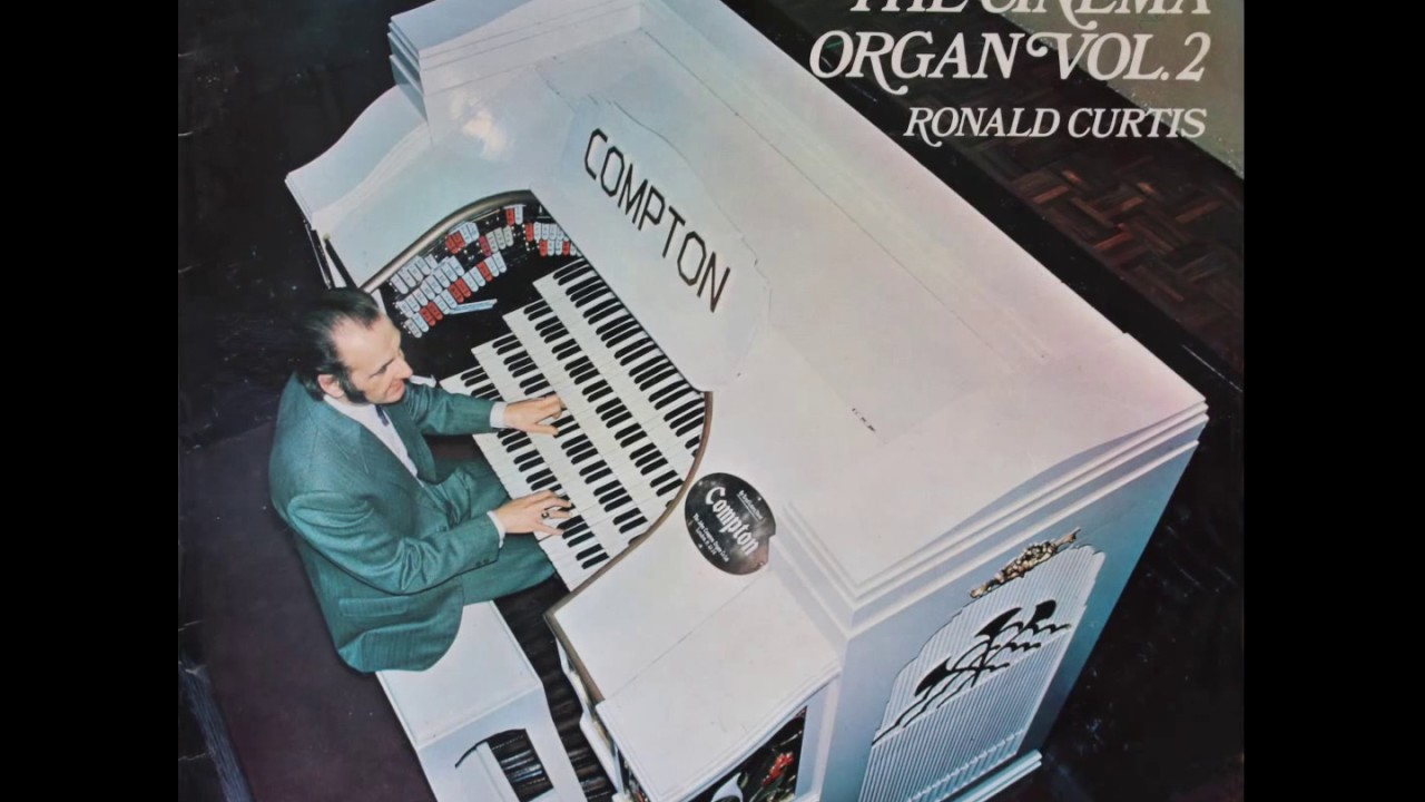 Ron Curtis at the Compton organ side 2