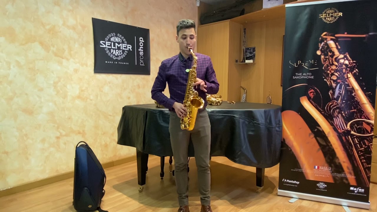 Francisco Rusillo con su nuevo saxof&oacute;n alto Selmer Supreme