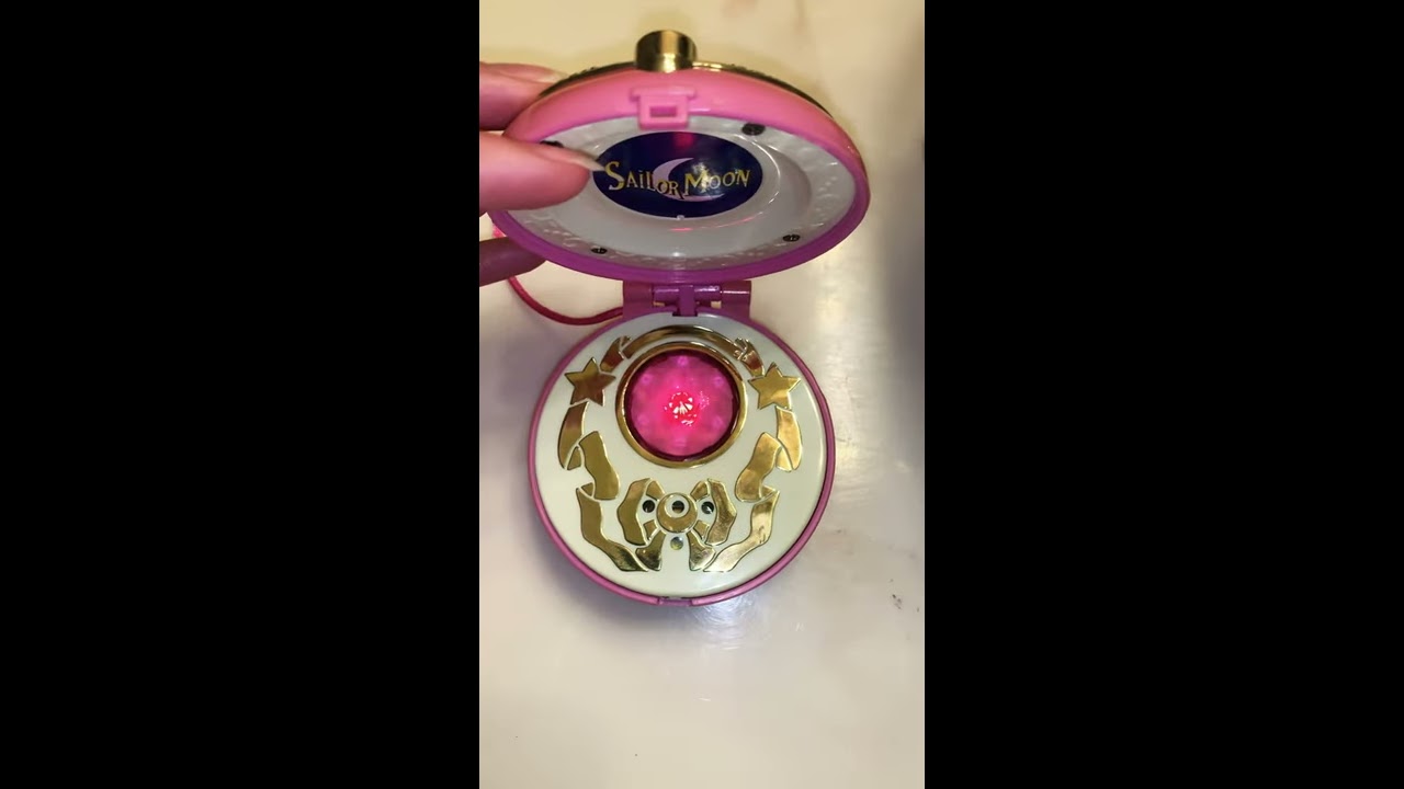 Sailor moon (original show from 90&rsquo;s) Crystal Star compact