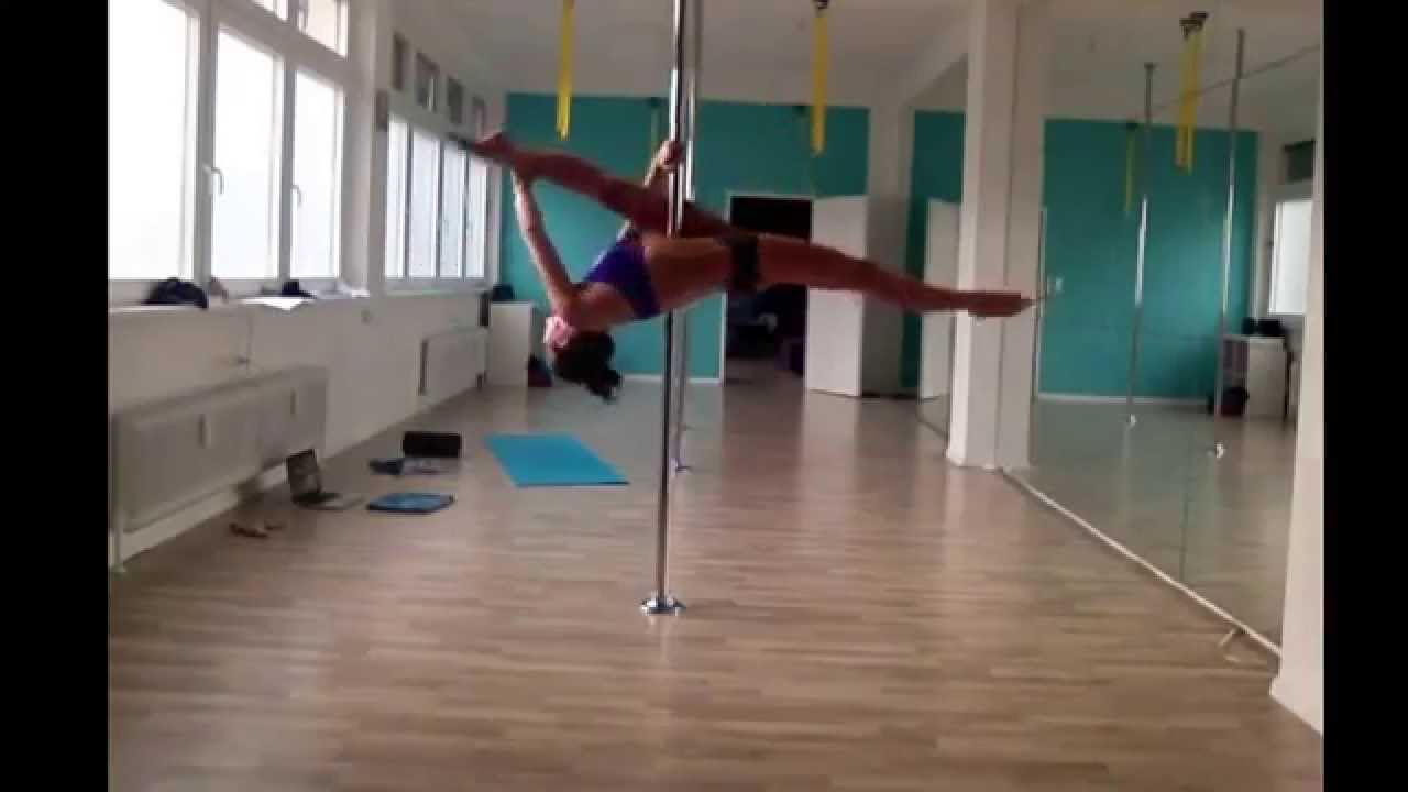 Flexibility Tricks on the Pole Britt Bloem