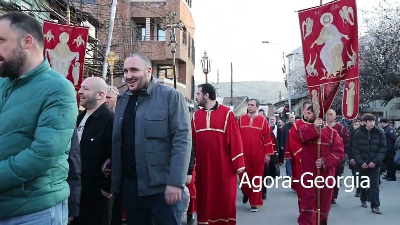 Скорбящая Грузия сопроводила патриарха в Собор св. Троицы