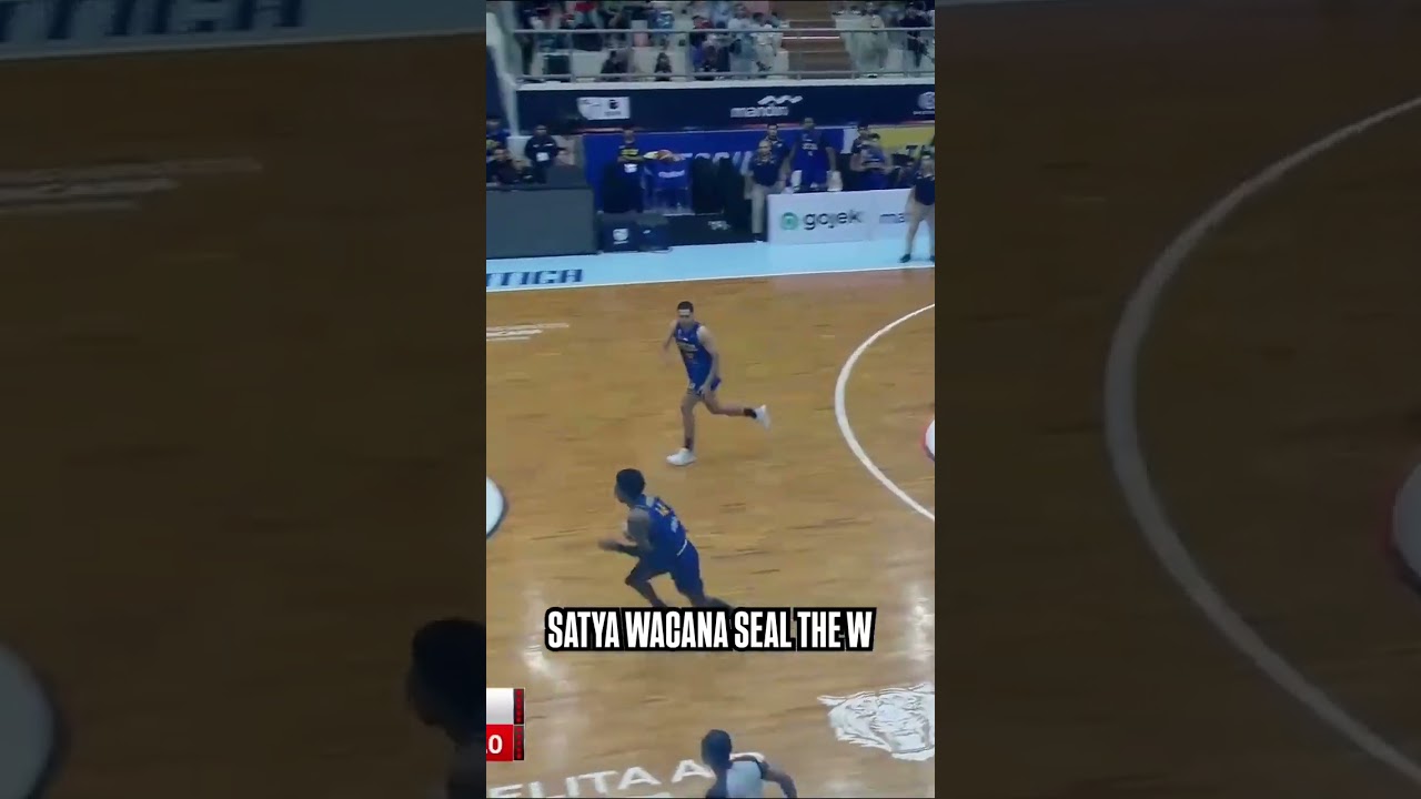 Game saving block Two Hand Dunk dari Pemain Asing Satya Wacana Salatiga