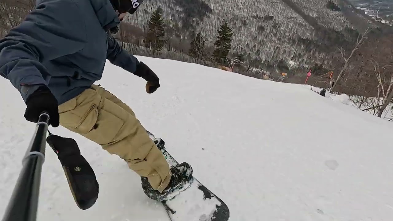Cruise on Clairs Way Double Black Diamond at Hunter Mountain NY Catskills. East Coast Snowboarding.