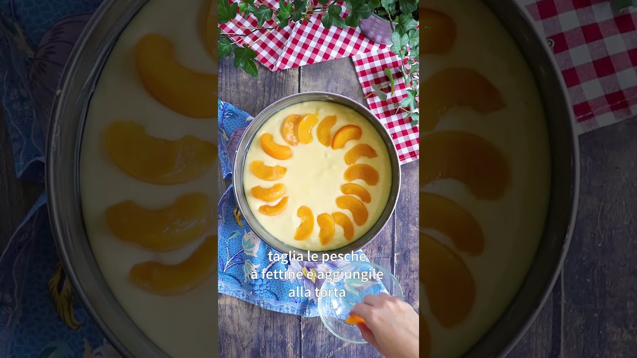 Torta soffice alle pesche sciroppate