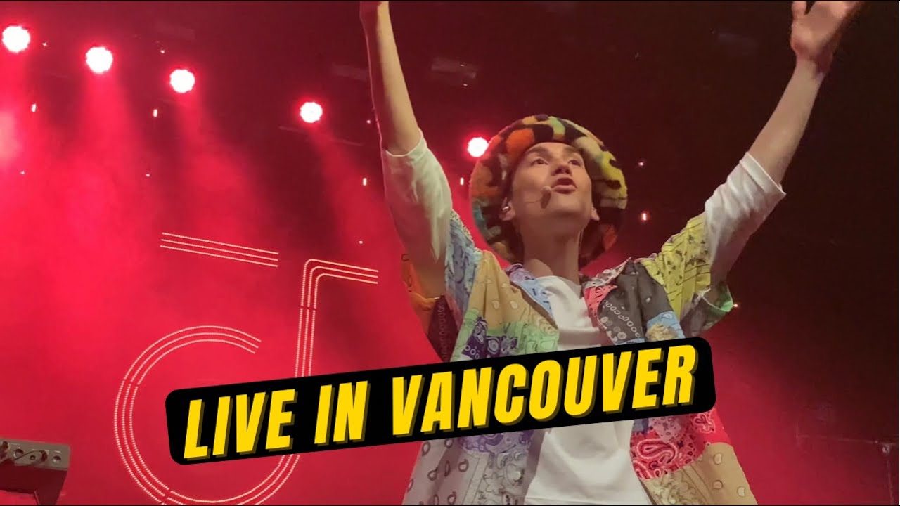 Jacob Collier - Blackbird (DJESSE World Tour, Vancouver)