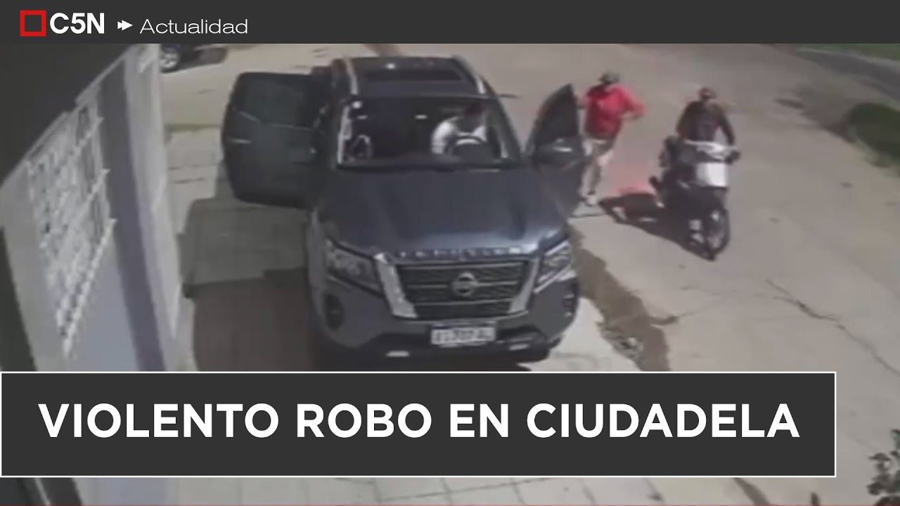 VIOLENTO E INSÓLITO ROBO en CIUDADELA: el DELINCUENTE CHOCÓ un ÁRBOL en la FUGA