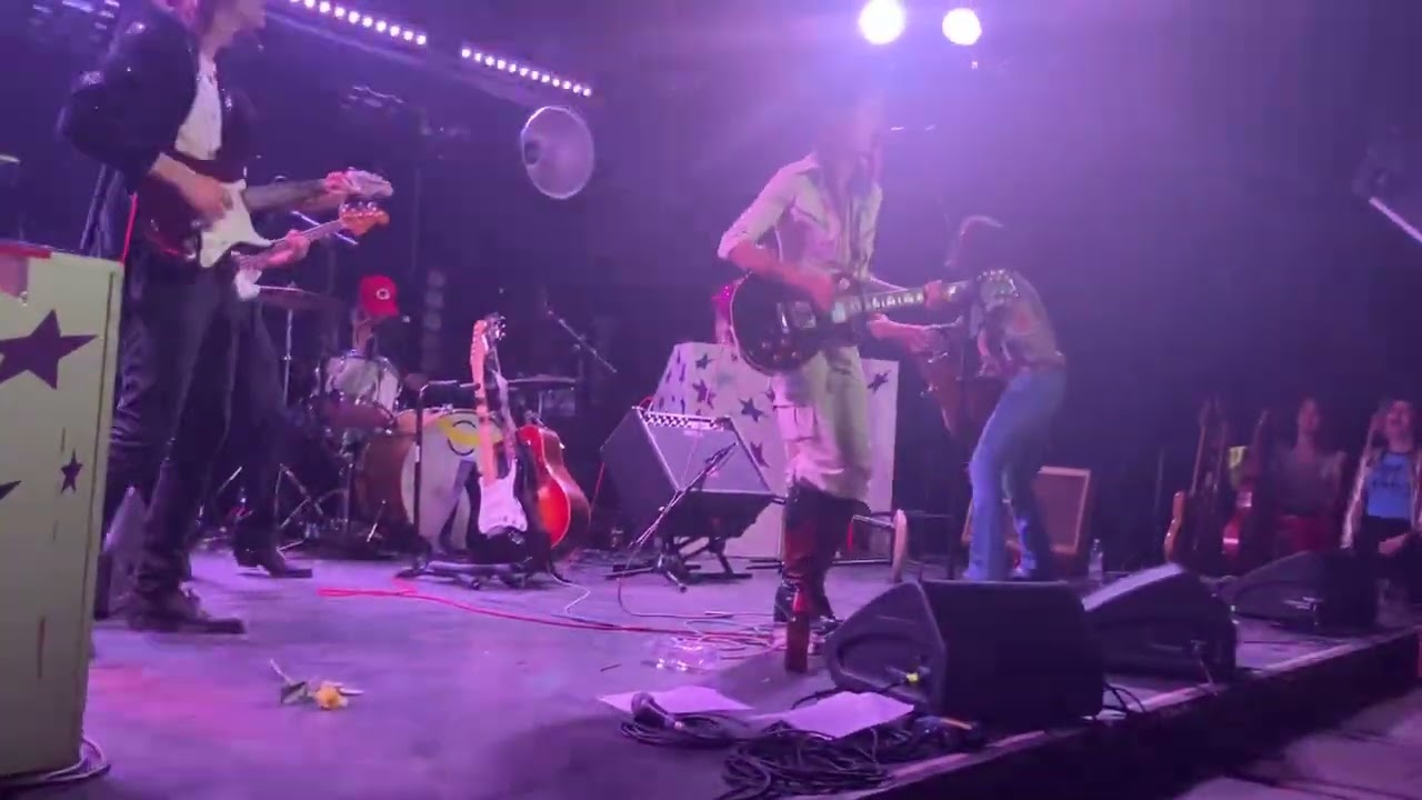 Lucio Corsi - 20th Century Boy (T. Rex cover) live at Monk Roma 10/05/2023 (excerpt)