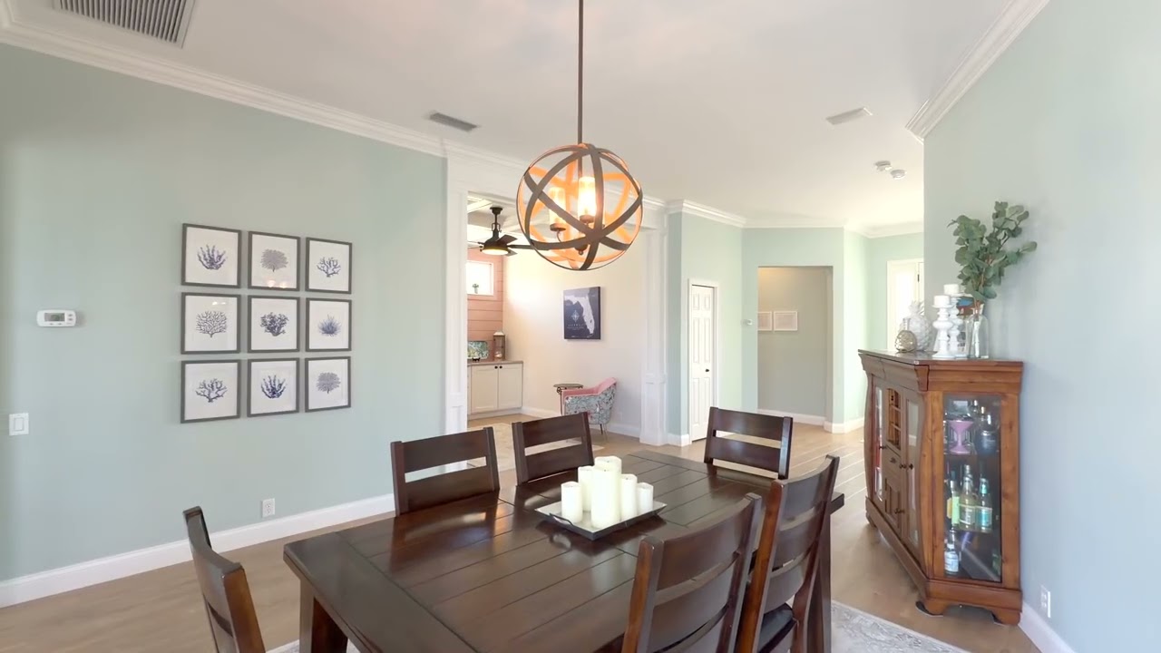Beautiful Listing in the Inlets- Bradenton's Premier Boating Community
