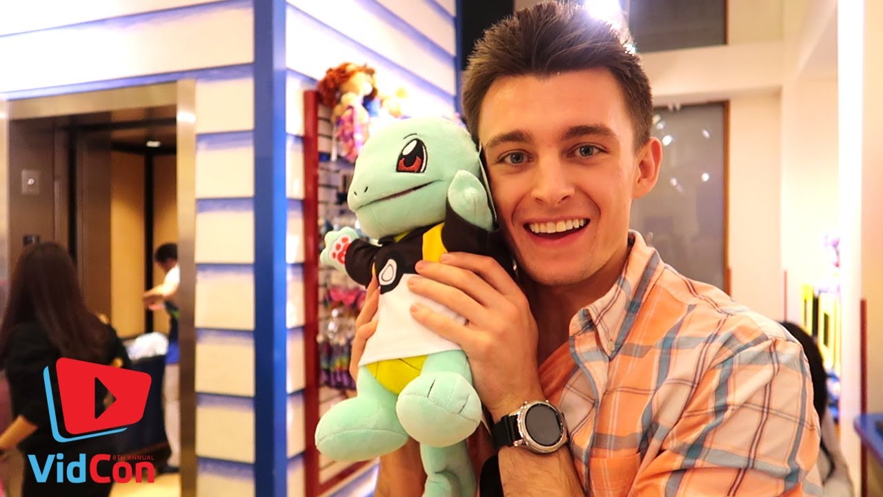 MY FIRST TIME AT BUILD-A-BEAR!!! (Vidcon Vlog Part 3)