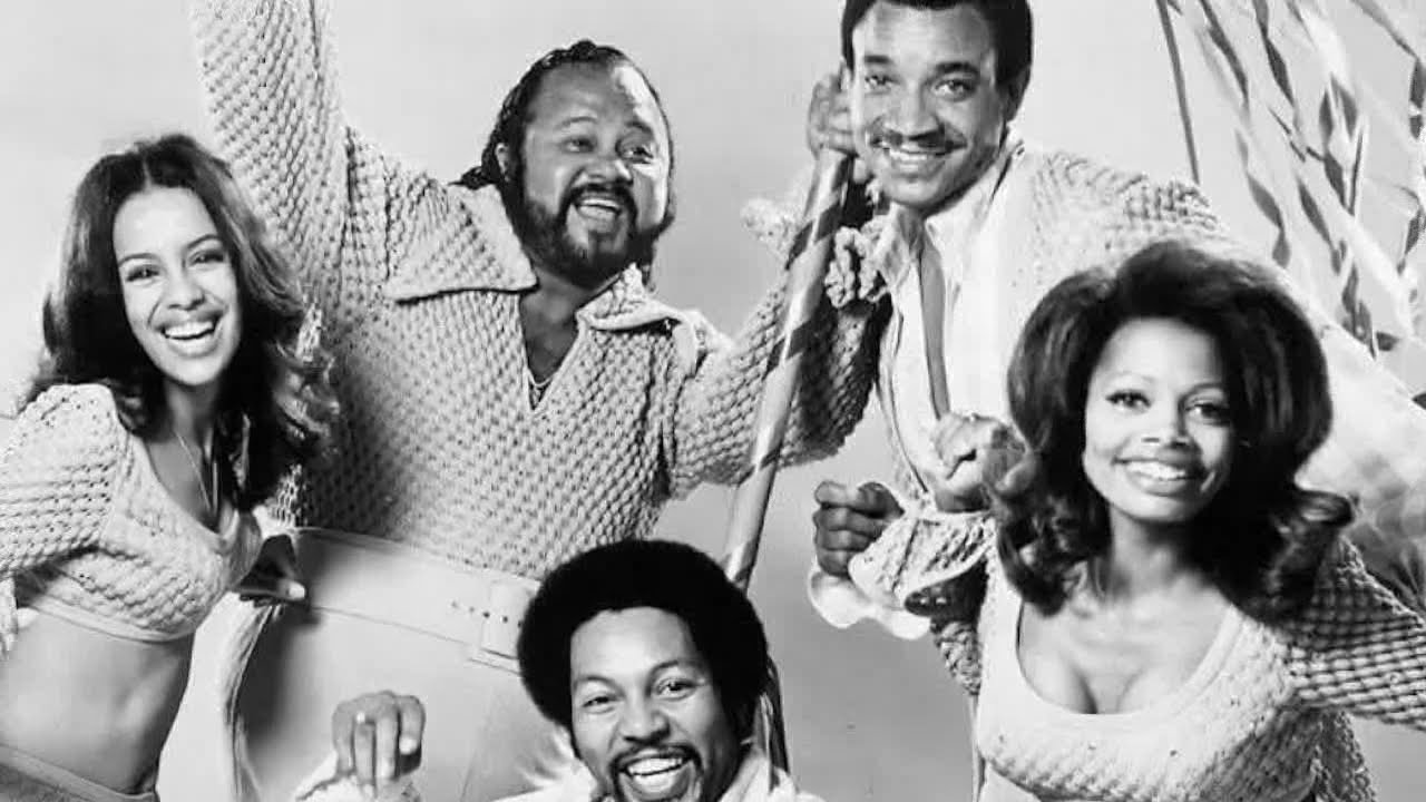 The 5th Dimension Biography - History of The 5th Dimension in Timeline