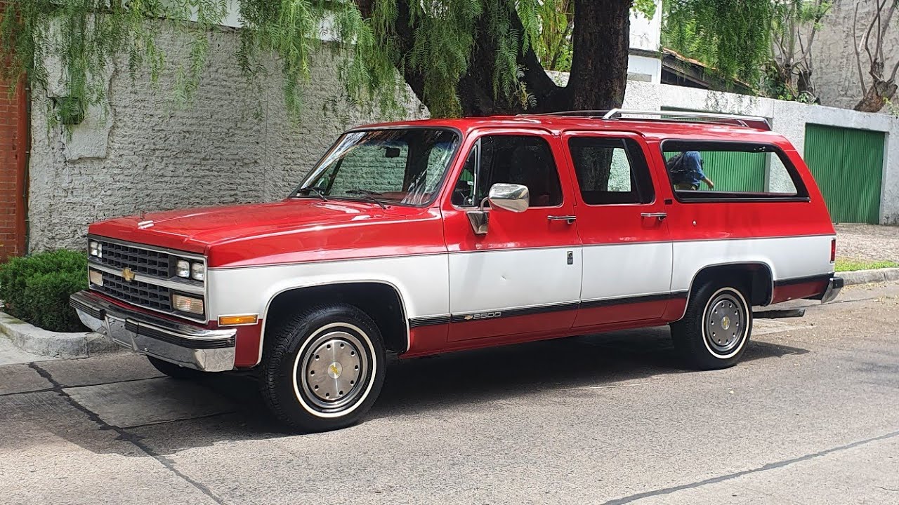 Suburban 1990