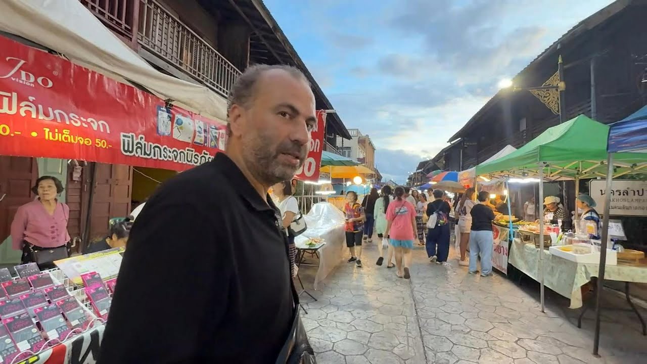 WAT PHRA KAEW DON TAO, LAMPANG OLD TOWN WOODEN HOUSES & HORSE CARRIAGES + NIGHT MARKET EXPERIENCE