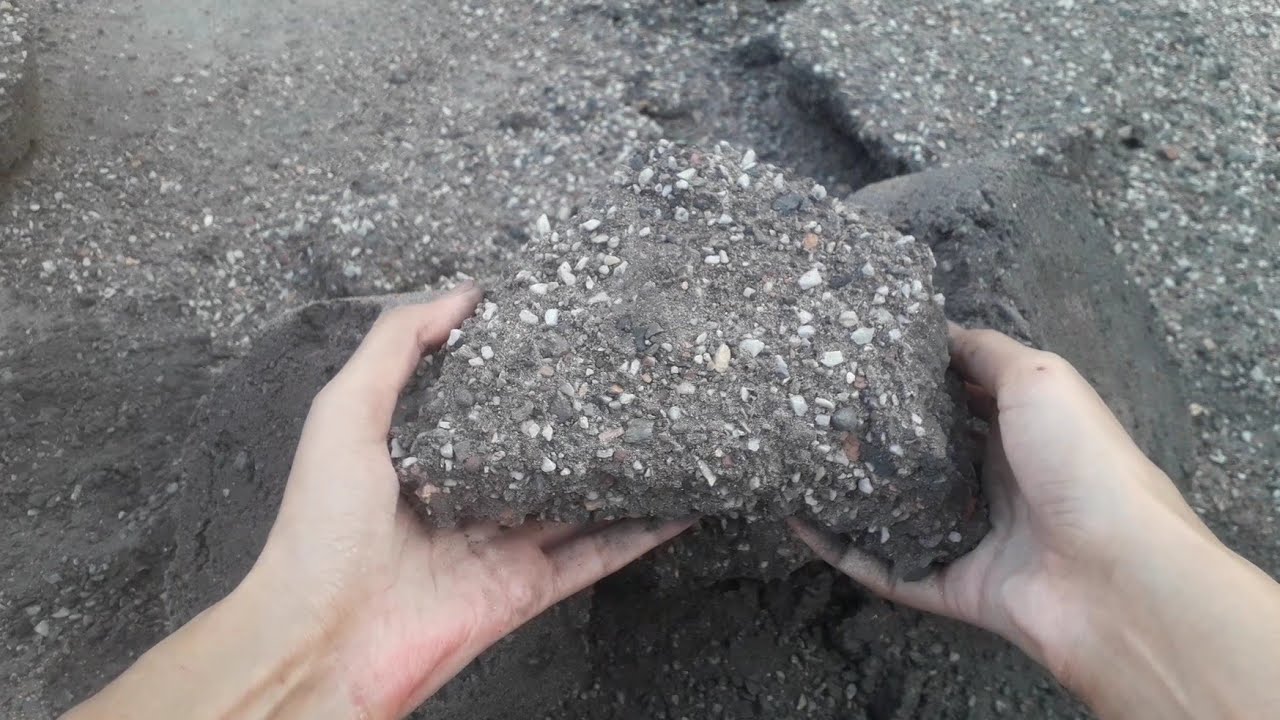 charcoal grainy chunks texture crumbling dry or wet crumble 