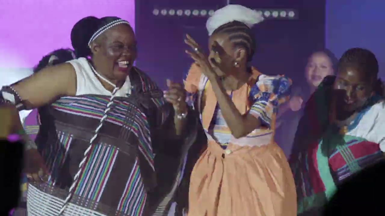  @TakesureZamarNcube  with Gundo Nemukula //Ndi Mambo //live @Lephalale//