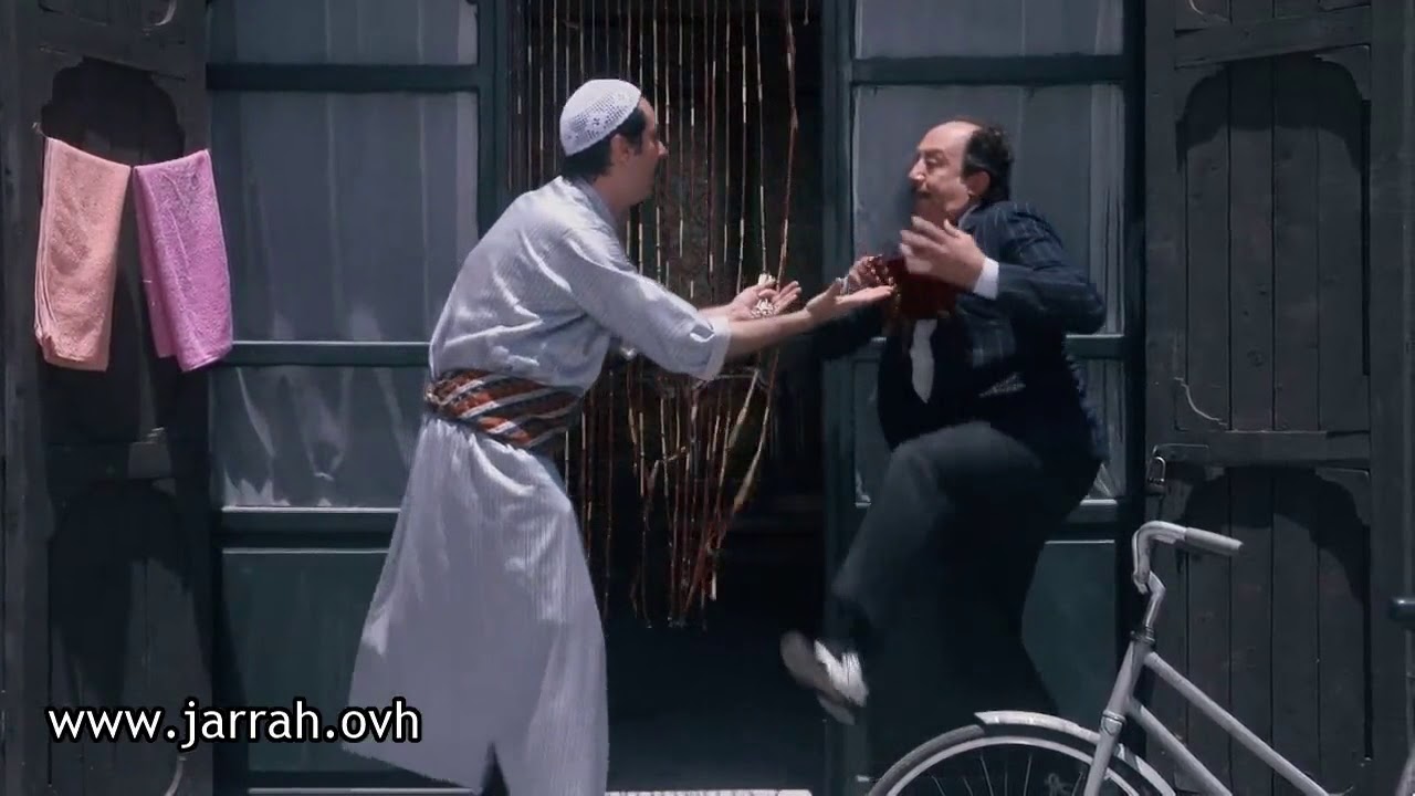 باب الحارة - أبو بدر غيّر ملابسه وطلع يتمختر بحارة الضبع ! شو هالشكيلة ! محمد خير جراح
