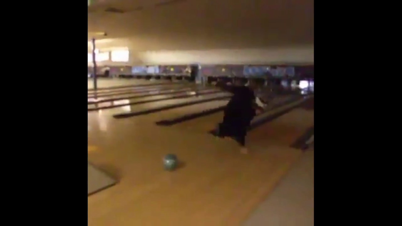 Try Not To Laugh - BOWLING FAILS !!!!