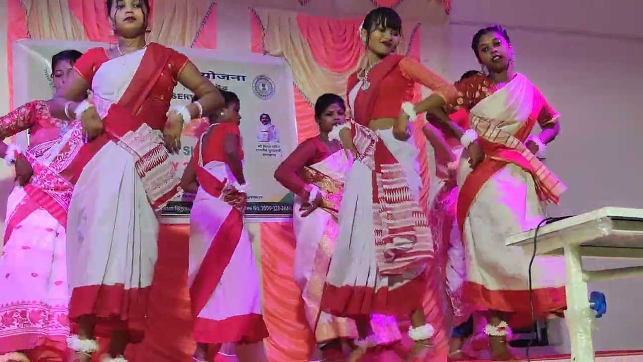 Jharkhand folk Dance (Hai re Mora Jharkhand Le Le Johar le) by EDS MADHUPUR students