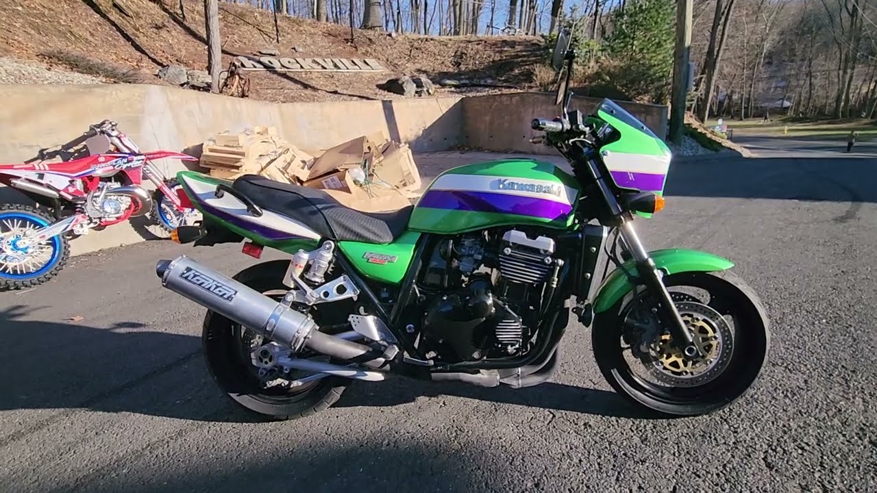KAWASAKI ZRX1100 DEMO BY OUR ZRX EXPERT A.K.A. 