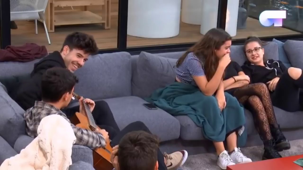 OT2017 Improvisación de AITANA junto a sus compañeros ALFRED, ROI, AMAIA y THALIA - BcnXico77