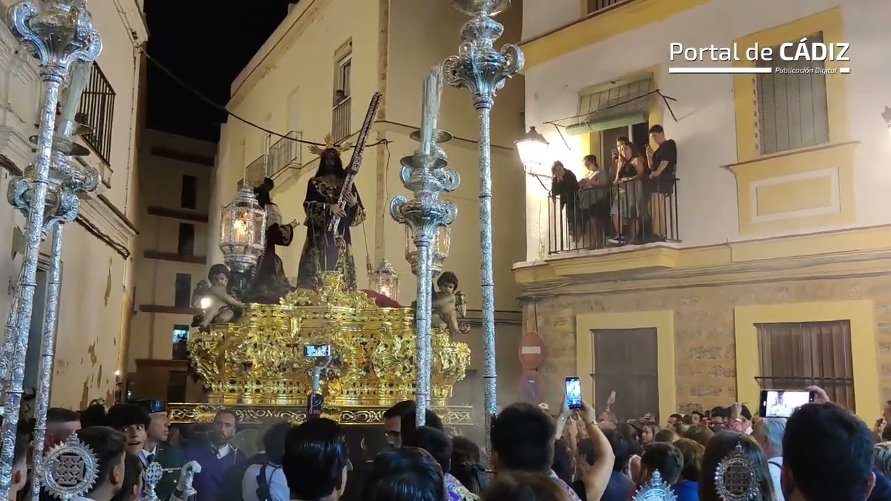 MAGNA DE CÁDIZ 2022 | Los Cleriguillos le cantan al Nazareno de Santa María en su recogida