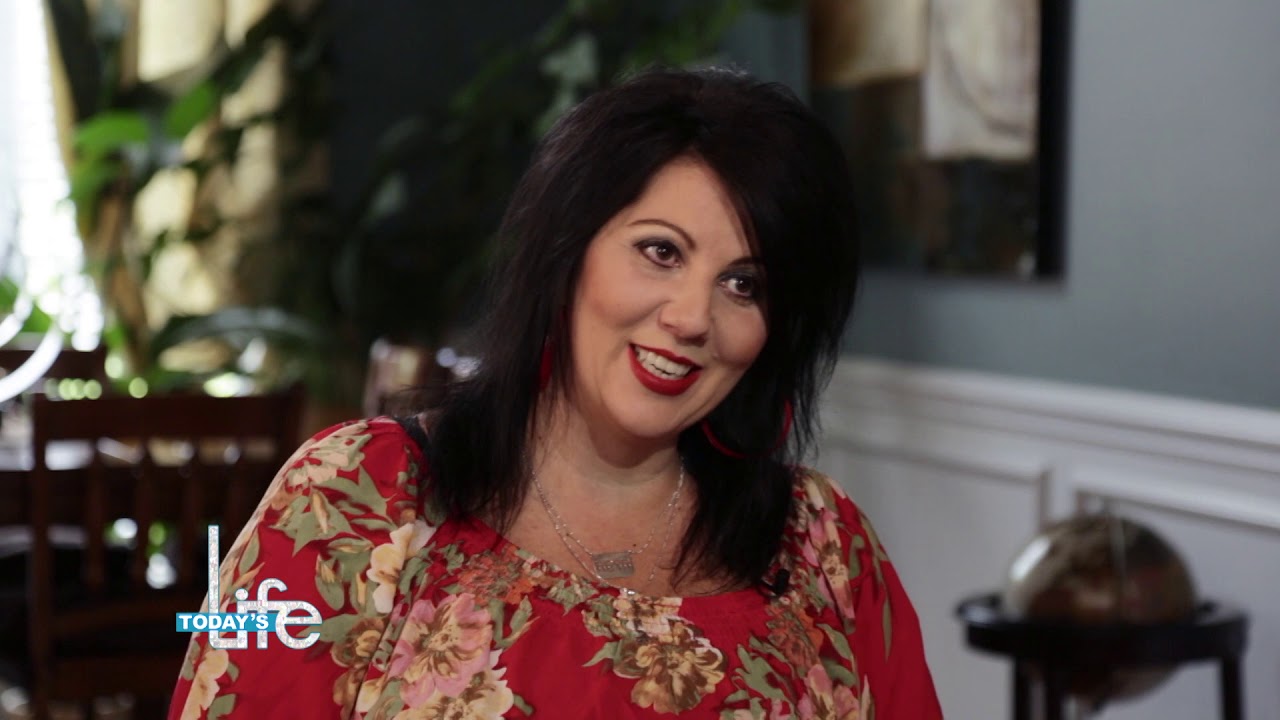 Becky Isaacs Bowman's Holistic Healing Journey With Crohn's Disease